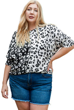 Cargar imagen en el visor de la galería, Black Plus Size Contrast Leopard Half Sleeve Blouse
