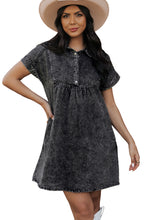 Cargar imagen en el visor de la galería, Black Acid Wash Button Front Collared Short Sleeve Denim Dress
