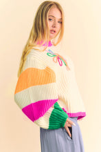 Cargar imagen en el visor de la galería, Beige Colorblock Flower Print Cable Knit Loose Sweater
