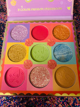 Cargar imagen en el visor de la galería, Kevin and Coco 9 Color Fashion Eyeshadow
