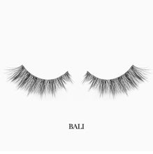 Load image into Gallery viewer, Beauty Creations Bali Silk Clear Band Eyelashes Light Weight
