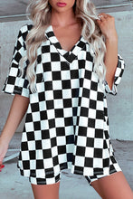 Cargar imagen en el visor de la galería, Black Checkerboard Print V Neck Loose Tee and Shorts Lounge Set
