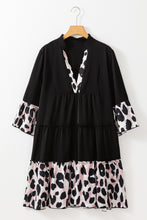 Cargar imagen en el visor de la galería, Black Leopard Patchwork Split Neck Ruffle Curvy Dress
