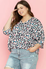 Cargar imagen en el visor de la galería, Brown Leopard Print V Neck Batwing Sleeve Plus Size Top
