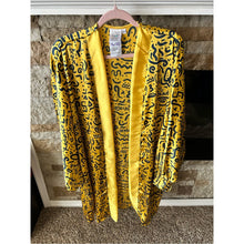 Cargar imagen en el visor de la galería, 90s Inspired Bold Yellow Printed Duster Coat with Satin Trim
