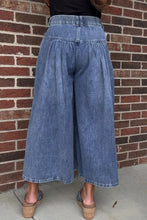 Cargar imagen en el visor de la galería, Dusk Blue High Rise Buttons Pleated Cropped Wide Leg Denim Pants
