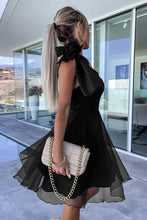 Cargar imagen en el visor de la galería, Black Bowtie One-shoulder Tulle Overlay Skater Dress
