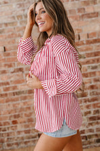 Cargar imagen en el visor de la galería, Red Stripe Patched Pocket Side Slit Loose Shirt
