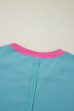 Cargar imagen en el visor de la galería, Light Blue Colorblock Patchwork Crew Neck Loose Sweatshirt
