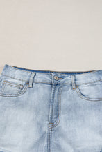 Cargar imagen en el visor de la galería, Light Blue Vintage Washed Raw Edge Jean Shorts
