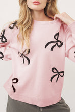 Cargar imagen en el visor de la galería, Light Pink Bow Pattern Knitted Loose Fit Sweater
