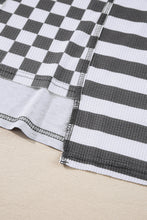 Cargar imagen en el visor de la galería, Dark Grey Checkerboard Striped Patchwork Lantern Sleeve Pocketed Blouse
