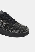 Cargar imagen en el visor de la galería, Forever Link Rhinestone Platform Flat Sneakers Black
