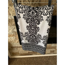 Cargar imagen en el visor de la galería, Cato Classic Black &amp; White Damask Pencil Skirt - Women
