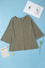 Cargar imagen en el visor de la galería, Jungle Green Plus Size V Neck Textured Knit Dolman Top
