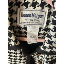 Load image into Gallery viewer, Vintage Donna Morgan Black &amp; White Houndstooth Cropped Blazer with Gold Buttons
