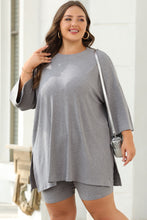 Cargar imagen en el visor de la galería, Light Grey Solid Color Loose Tunic Top and Slim Shorts Set
