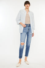 Cargar imagen en el visor de la galería, Kancan High Rise Distressed Mom Jeans
