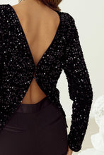 Cargar imagen en el visor de la galería, Black Sequin Long Sleeve Cutout Back Top
