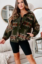 Cargar imagen en el visor de la galería, Green Aztec Print Flap Pockets Long Sleeve Shacket
