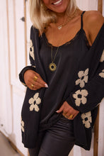 Cargar imagen en el visor de la galería, Black Floral Print Knitted Open Front Loose Cardigan
