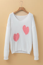 Cargar imagen en el visor de la galería, White Pearl Beaded Heart Pattern Fuzzy V Neck Sweater
