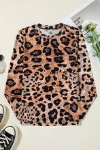 Cargar imagen en el visor de la galería, Brown Leopard Round Neck Long Sleeve Slim Top
