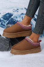 Cargar imagen en el visor de la galería, Chestnut Suede Contrast Print Plush Lined Snow Boots
