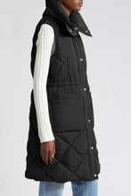 Cargar imagen en el visor de la galería, Black Longline Quilted Stand Collar Puffer Vest
