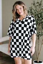 Cargar imagen en el visor de la galería, Black Checkerboard Print V Neck Loose Tee and Shorts Lounge Set
