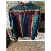 Cargar imagen en el visor de la galería, Salon Studio 90s Vintage Old Money Button Down Top
