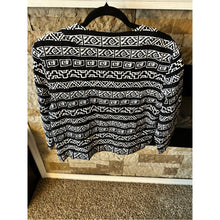 Cargar imagen en el visor de la galería, Chicos Aztec Tribal 100% Cotton Black &amp; White Printed Open Jacket
