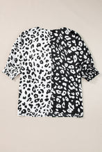 Cargar imagen en el visor de la galería, Black Plus Size Contrast Leopard Half Sleeve Blouse
