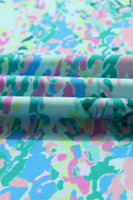 Cargar imagen en el visor de la galería, Green Loose Painted Floral Tee
