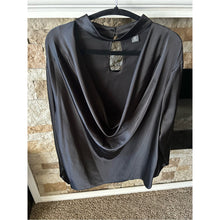 Cargar imagen en el visor de la galería, Curvy Black Satin Drape Neck Top with Keyhole Button Back
