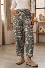 Cargar imagen en el visor de la galería, Khaki Leopard Printed Drawstring Elastic Waistband Pocketed Barrel Jeans
