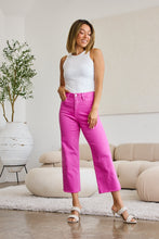 Cargar imagen en el visor de la galería, Full Size Tummy Control High Waist Raw Hem Jeans
