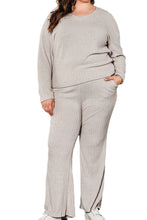 Cargar imagen en el visor de la galería, Nude Curvy Girl Ribbed V Neck Pullover and Pants Set
