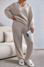 Cargar imagen en el visor de la galería, Nude Curvy Girl Ribbed V Neck Pullover and Pants Set
