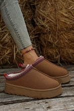 Cargar imagen en el visor de la galería, Chestnut Suede Contrast Print Plush Lined Snow Boots
