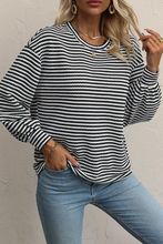 Cargar imagen en el visor de la galería, Black Stripe Round Neck Drop Shoulder Long Sleeve Top
