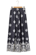 Cargar imagen en el visor de la galería, Black Bohemian Printed Drawstring Waist Wide Leg Pants
