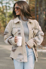 Cargar imagen en el visor de la galería, Khaki Western Aztec Print Sherpa Splicing Buttoned Flap Pocket Coat
