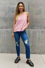 Cargar imagen en el visor de la galería, Judy Blue Melanie Full Size High Waisted Distressed Boyfriend Jeans
