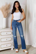 Cargar imagen en el visor de la galería, Judy Blue Full Size Distressed Raw Hem Jeans
