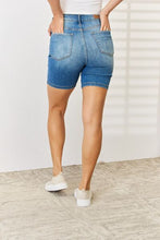 Cargar imagen en el visor de la galería, Judy Blue Full Size Tummy Control Double Button Bermuda Denim Shorts
