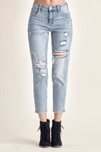 Cargar imagen en el visor de la galería, RISEN Distressed Slim Cropped Jeans
