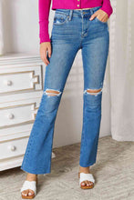 Cargar imagen en el visor de la galería, Kancan Full Size Distressed Raw Hem Bootcut Jeans
