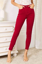 Cargar imagen en el visor de la galería, Judy Blue Full Size High Waist Tummy Control Skinny Jeans
