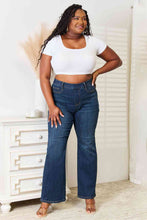 Cargar imagen en el visor de la galería, Judy Blue Full Size Elastic Waistband Slim Bootcut Jeans
